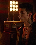 Paradise_City_2021_S01E01_1080p_BTD_003930.jpg