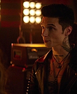 Paradise_City_2021_S01E01_1080p_BTD_003977.jpg