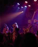 Paradise_City_2021_S01E01_1080p_BTD_004406.jpg