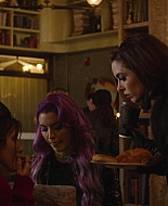 Paradise_City_2021_S01E03_1080p_BTD_001110.jpg