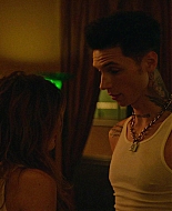 Paradise_City_2021_S01E08_1080p_BTD_002839.jpg