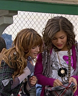 Shake_It_Up_S01E01_1080p_BTD_000188.jpg