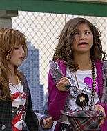 Shake_It_Up_S01E01_1080p_BTD_000193.jpg