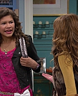 Shake_It_Up_S01E01_1080p_BTD_000601.jpg