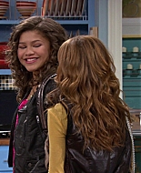 Shake_It_Up_S01E01_1080p_BTD_000625.jpg