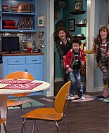 Shake_It_Up_S01E01_1080p_BTD_000642.jpg
