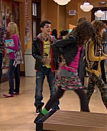Shake_It_Up_S01E01_1080p_BTD_000858.jpg