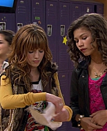 Shake_It_Up_S01E01_1080p_BTD_000870.jpg