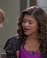 Shake_It_Up_S01E01_1080p_BTD_002296.jpg