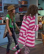Shake_It_Up_S01E01_1080p_BTD_002445.jpg