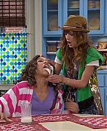 Shake_It_Up_S01E01_1080p_BTD_002489.jpg
