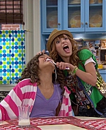 Shake_It_Up_S01E01_1080p_BTD_002492.jpg