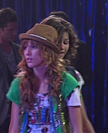 Shake_It_Up_S01E01_1080p_BTD_002641.jpg