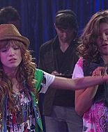 Shake_It_Up_S01E01_1080p_BTD_002644.jpg