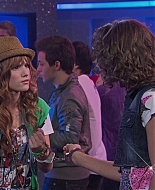 Shake_It_Up_S01E01_1080p_BTD_002656.jpg