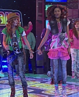 Shake_It_Up_S01E01_1080p_BTD_002729.jpg