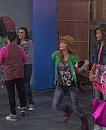Shake_It_Up_S01E01_1080p_BTD_002971.jpg