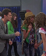Shake_It_Up_S01E01_1080p_BTD_003000.jpg