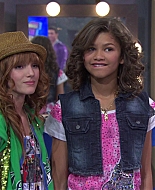Shake_It_Up_S01E01_1080p_BTD_003036.jpg