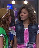 Shake_It_Up_S01E01_1080p_BTD_003038.jpg