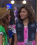 Shake_It_Up_S01E01_1080p_BTD_003039.jpg