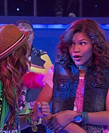 Shake_It_Up_S01E01_1080p_BTD_003075.jpg