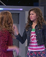 Shake_It_Up_S01E02_1080p_BTD_000059.jpg