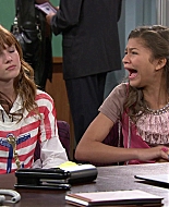 Shake_It_Up_S01E02_1080p_BTD_000935.jpg