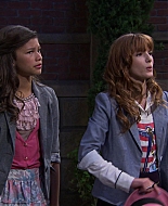 Shake_It_Up_S01E02_1080p_BTD_001226.jpg
