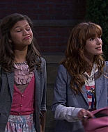 Shake_It_Up_S01E02_1080p_BTD_001277.jpg