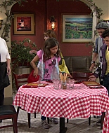 Shake_It_Up_S01E02_1080p_BTD_001320.jpg