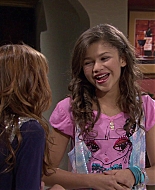 Shake_It_Up_S01E02_1080p_BTD_001628.jpg
