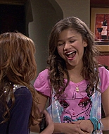 Shake_It_Up_S01E02_1080p_BTD_001629.jpg