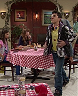 Shake_It_Up_S01E02_1080p_BTD_001753.jpg