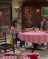 Shake_It_Up_S01E02_1080p_BTD_001759.jpg