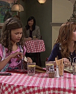 Shake_It_Up_S01E02_1080p_BTD_001763.jpg