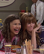 Shake_It_Up_S01E02_1080p_BTD_001783.jpg