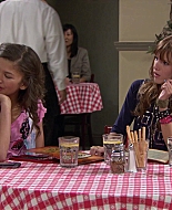 Shake_It_Up_S01E02_1080p_BTD_001803.jpg