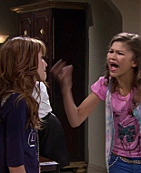 Shake_It_Up_S01E02_1080p_BTD_002103.jpg