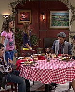 Shake_It_Up_S01E02_1080p_BTD_002152.jpg