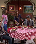 Shake_It_Up_S01E02_1080p_BTD_002153.jpg