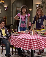 Shake_It_Up_S01E02_1080p_BTD_002196.jpg