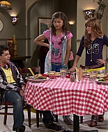 Shake_It_Up_S01E02_1080p_BTD_002200.jpg