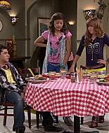 Shake_It_Up_S01E02_1080p_BTD_002205.jpg