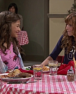 Shake_It_Up_S01E02_1080p_BTD_002258.jpg
