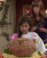 Shake_It_Up_S01E02_1080p_BTD_002391.jpg