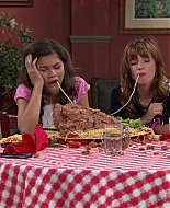 Shake_It_Up_S01E02_1080p_BTD_002516.jpg