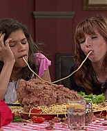 Shake_It_Up_S01E02_1080p_BTD_002526.jpg