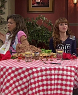 Shake_It_Up_S01E02_1080p_BTD_002547.jpg
