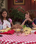 Shake_It_Up_S01E02_1080p_BTD_002684.jpg